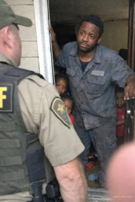 I Returned a Wallet Full of Cash I Found at Work — The Next Morning a Sheriff Knocked on My Door