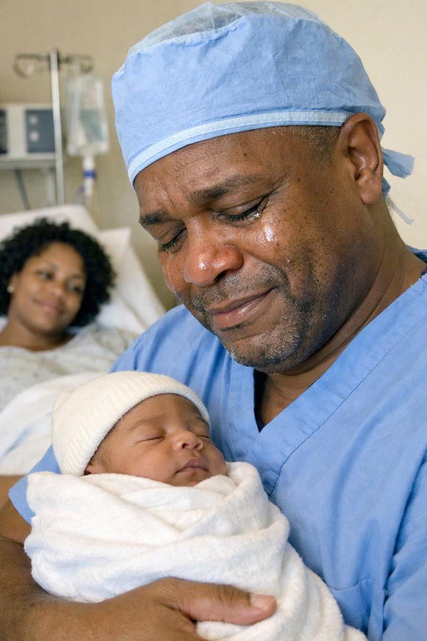 She went to the hospital to give birth, but the doctor burst into tears upon seeing the baby…